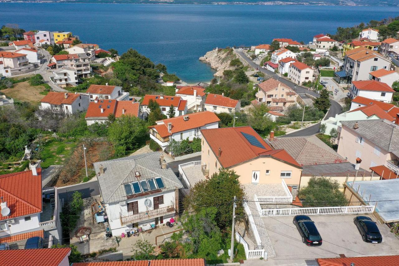 Апартаменты Moro Vrbnik Экстерьер фото