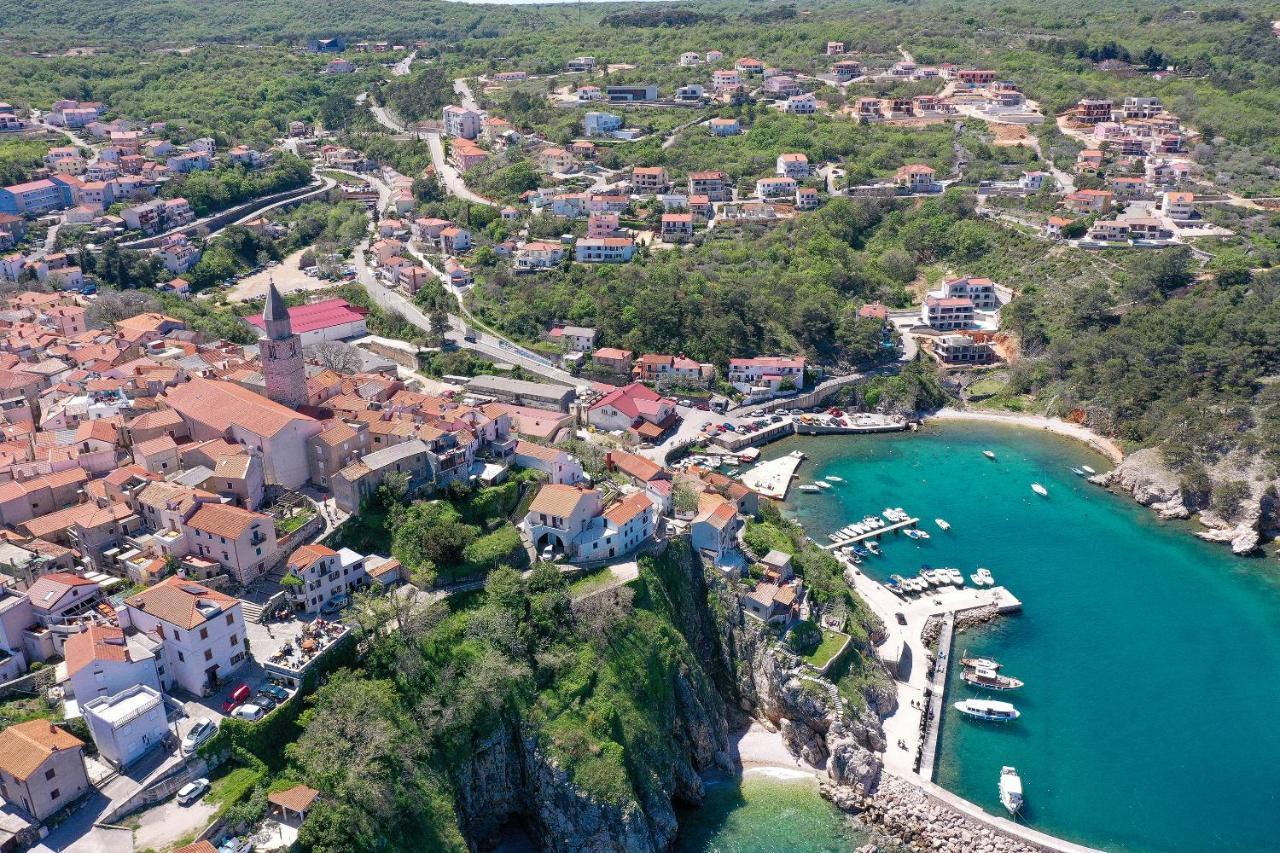 Апартаменты Moro Vrbnik Экстерьер фото