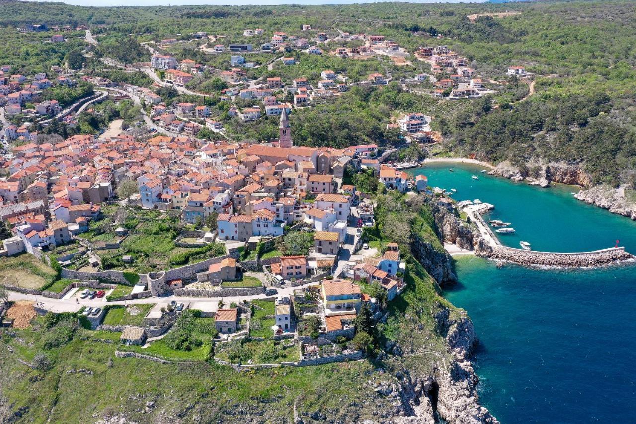 Апартаменты Moro Vrbnik Экстерьер фото